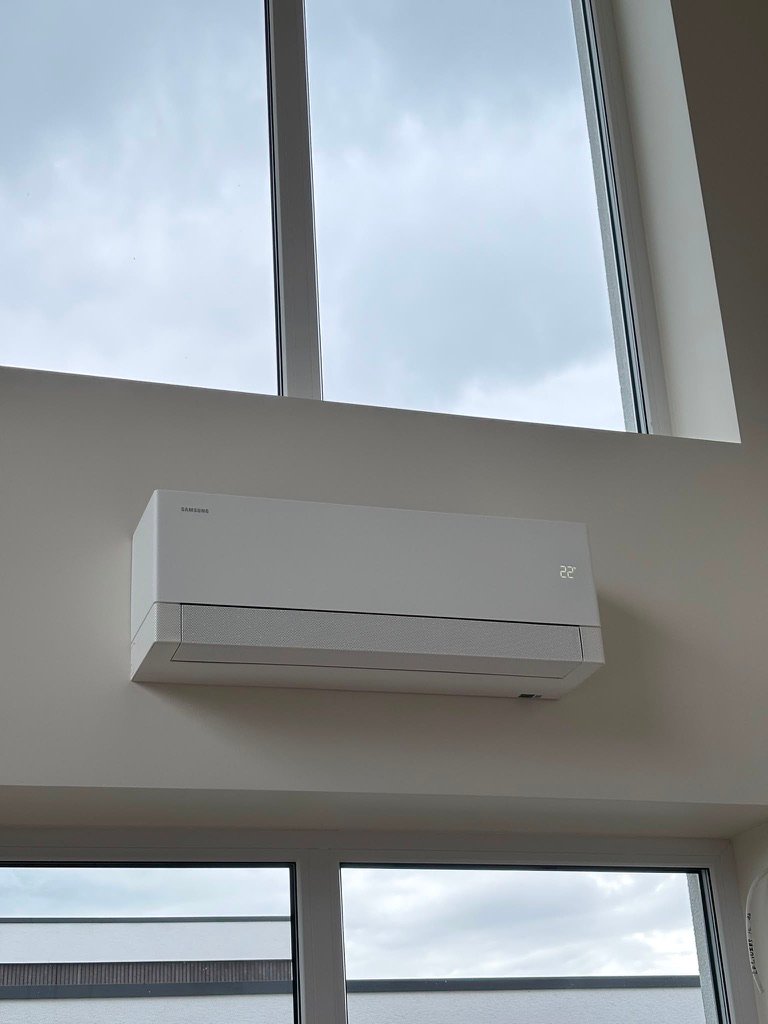 Samsung WindFree Premiere montavimas moderniame name