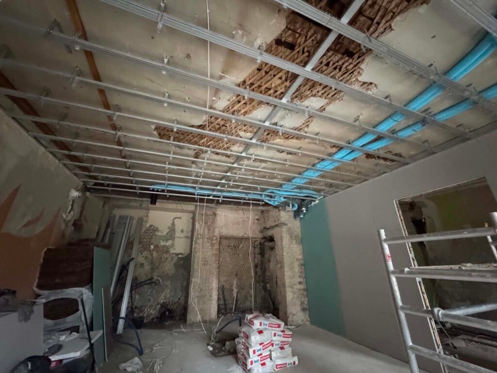 Rekuperacijos montavimas Vilniuje 76 m² bute – išvedžiota ortakių sistema
