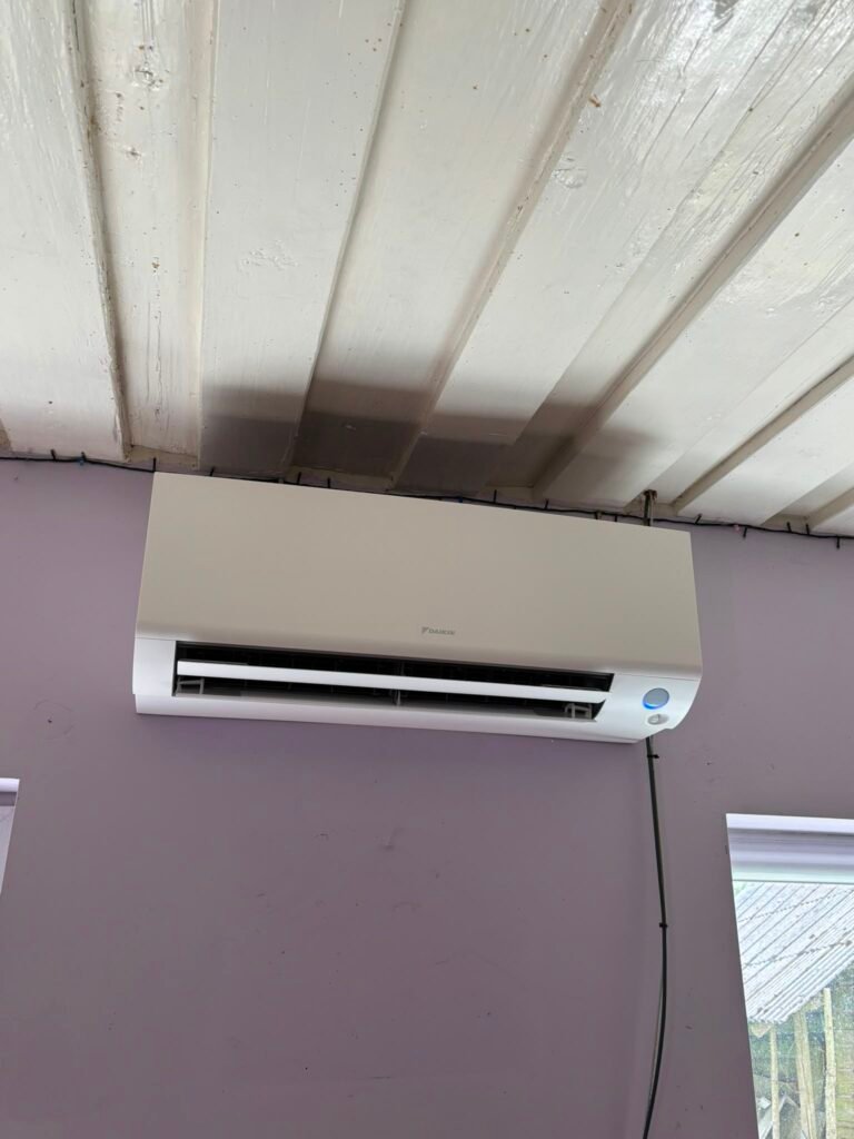 Daikin Perfera FTXTM30A vidinis oras–oras šilumos siurblio blokas Vilniuje